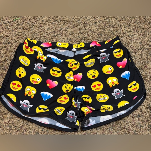 NWOT Plus Size Emoji Set - Picture 8 of 10